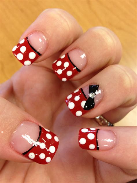 Minnie Mouse nails